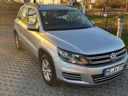 Silber Gebraucht 2015 VW Tiguan Trendline SUV | 8.700 € (Fairer Preis)