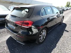 Kosmosschwarz metallic kosmosschwarz metallic Gebraucht 2019 Mercedes A200 Progressive Limousine | 23.075 € (Fairer Preis)