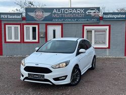 Weiß Gebraucht 2016 Ford Focus ST-Line Limousine | 8.790 € (Fairer Preis)