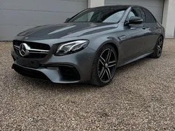 Grau Gebraucht 2018 Mercedes E63 AMG Limousine | 55.900 € (Fairer Preis)