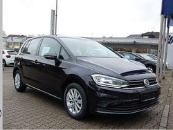 Schwarz Gebraucht 2019 VW Golf Sportsvan Trendline Van / Kleinbus | 15.888 € (Fairer Preis)