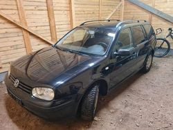 Schwarz Gebraucht 2004 VW Golf IV Comfortline Kombi | 1.999 € (Fairer Preis)