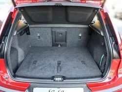 Rot Gebraucht 2023 Volvo XC40 Core SUV | 37.740 € (Fairer Preis)