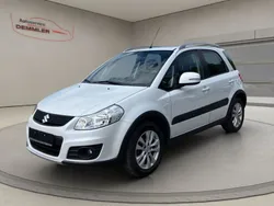 Weiss Gebraucht 2015 Suzuki SX4 Club SUV | 7.900 € (Fairer Preis)