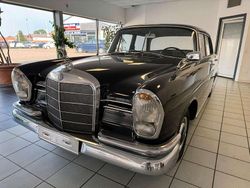 Schwarz Gebraucht 1964 Mercedes 220 Limousine | 19.980 €