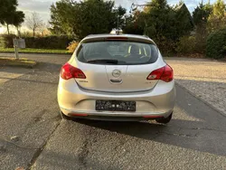 Argon silber/ice silver (m2) Gebraucht 2013 Opel Astra Selection Kleinwagen | 4.999 € (Fairer Preis)