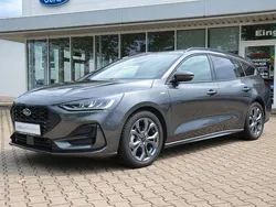 Grau Neu 2024 Ford Focus ST-Line X Limousine | 26.990 € (Fairer Preis)
