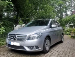 Silber Gebraucht 2013 Mercedes B180 Van / Kleinbus | 13.000 € (Guter Preis)