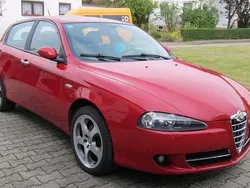 Rot Gebraucht 2007 Alfa Romeo 147 Kleinwagen | 950 € (Guter Preis)