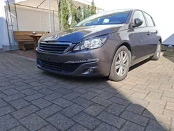 Grau Gebraucht 2015 Peugeot 308 Active Limousine | 6.500 € (Superpreis)