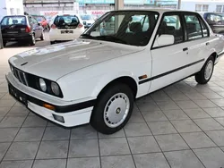 Weiß Gebraucht 1990 BMW 316 Limousine | 6.800 €