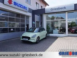 Cool yellow metallic Neu 2025 Suzuki Swift Comfort+ Kleinwagen | 22.010 €