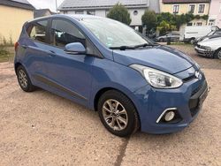 Grau Gebraucht 2015 Hyundai i10 Style Kleinwagen | 8.700 € (Fairer Preis)