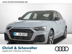 Pfeilgrau perleffekt Gebraucht 2024 Audi A1 Sportback Comfort Kleinwagen | 37.879 €