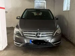 Grau Gebraucht 2012 Mercedes B200 Edition 1 Van / Kleinbus | 12.000 € (Fairer Preis)