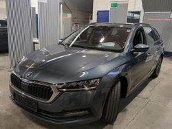 Grau Gebraucht 2021 Skoda Octavia Clever Limousine | 19.985 € (Guter Preis)