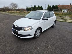 Weiß Gebraucht 2017 Skoda Fabia Limousine | 7.438 € (Guter Preis)