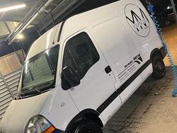 Weiß Gebraucht 2010 Renault Master Van / Kleinbus | 8.999 € (Etwas zu teuer)