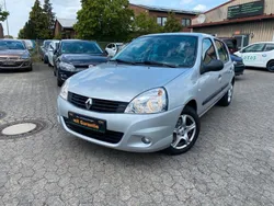 Platingrau Gebraucht 2010 Renault Clio II Authentique Limousine | 3.690 € (Fairer Preis)