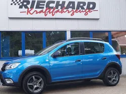 Blau Gebraucht 2018 Dacia Sandero Celebration Kleinwagen | 8.900 € (Etwas zu teuer)