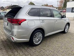 Sterlingsilber Gebraucht 2020 Mitsubishi Outlander P-HEV Basis SUV | 24.490 € (Etwas zu teuer)