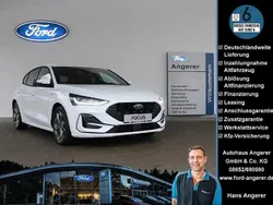 Frost weiß Gebraucht 2024 Ford Focus ST-Line Limousine | 26.990 € (Fairer Preis)