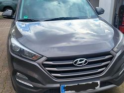 Grau Gebraucht 2017 Hyundai Tucson SUV | 15.299 € (Fairer Preis)