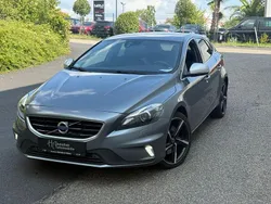 Grau Gebraucht 2016 Volvo V40 Kinetic Kombi | 9.999 € (Guter Preis)