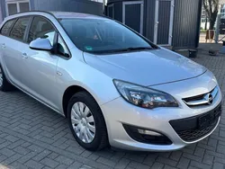 Silber Gebraucht 2012 Opel Astra Edition Kombi | 2.490 € (Guter Preis)