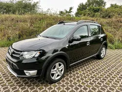 Schwarz Gebraucht 2015 Dacia Sandero Kleinwagen | 7.499 € (Fairer Preis)