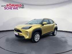 Warm gold metallic Gebraucht 2023 Toyota Yaris Cross Team SUV | 26.985 € (Fairer Preis)