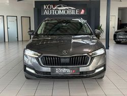 Grau Gebraucht 2023 Skoda Octavia Style Kombi | 16.900 € (Fairer Preis)