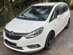 Weiß Gebraucht 2017 Opel Zafira Van / Kleinbus | 10.000 € (Guter Preis)