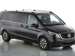 Obsidianschwarz metallic Gebraucht 2024 Mercedes EQV300 Avantgarde Van / Kleinbus | 56.890 € (Etwas zu teuer)