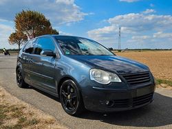 Grau Gebraucht 2005 VW Polo Comfortline Limousine | 1.999 € (Fairer Preis)