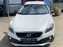Crystal white Gebraucht 2015 Volvo V40 CC You! Kombi | 12.599 € (Fairer Preis)