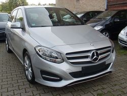 Silber Gebraucht 2016 Mercedes B200 Urban Van / Kleinbus | 13.990 € (Fairer Preis)