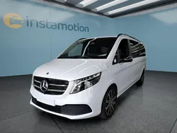 Weiß Gebraucht 2023 Mercedes V300 Van / Kleinbus | 74.799 € (Teuer)