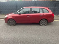 Rot Gebraucht 2009 Skoda Fabia Kombi | 1.200 €