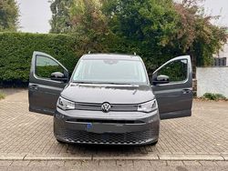 Grau Gebraucht 2022 VW Caddy Maxi California Van / Kleinbus | 32.300 € (Guter Preis)