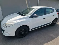 Weiß Gebraucht 2011 Renault Mégane III Kleinwagen | 2.799 € (Fairer Preis)