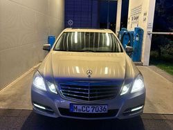 Gold Gebraucht 2010 Mercedes E200 Avantgarde Limousine | 8.700 € (Fairer Preis)
