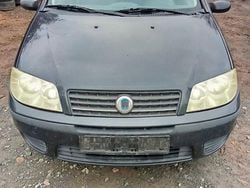 Schwarz Gebraucht 2004 Fiat Punto Limousine | 750 € (Superpreis)