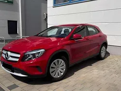 Rot Gebraucht 2015 Mercedes GLA180 SUV | 17.399 € (Fairer Preis)