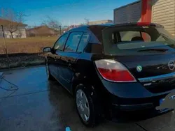 Schwarz Gebraucht 2005 Opel Astra Limousine | 1.500 €