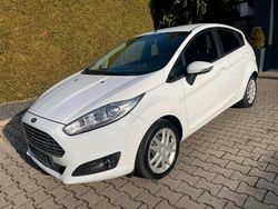 Weiß Gebraucht 2016 Ford Fiesta Kleinwagen | 5.999 € (Guter Preis)