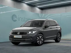 Grau Gebraucht 2024 VW Tiguan Move SUV | 33.840 € (Fairer Preis)