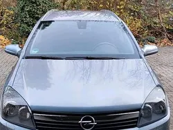 Grau Gebraucht 2005 Opel Astra Kombi | 2.200 € (Fairer Preis)