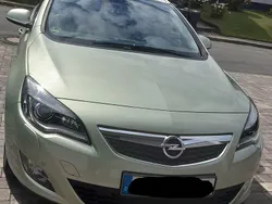 Grün Gebraucht 2011 Opel Astra Kombi | 5.600 € (Fairer Preis)