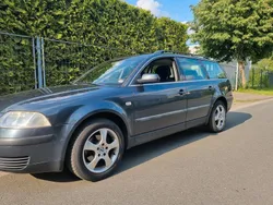 Grau Gebraucht 2002 VW Passat Kombi | 1.790 € (Fairer Preis)
